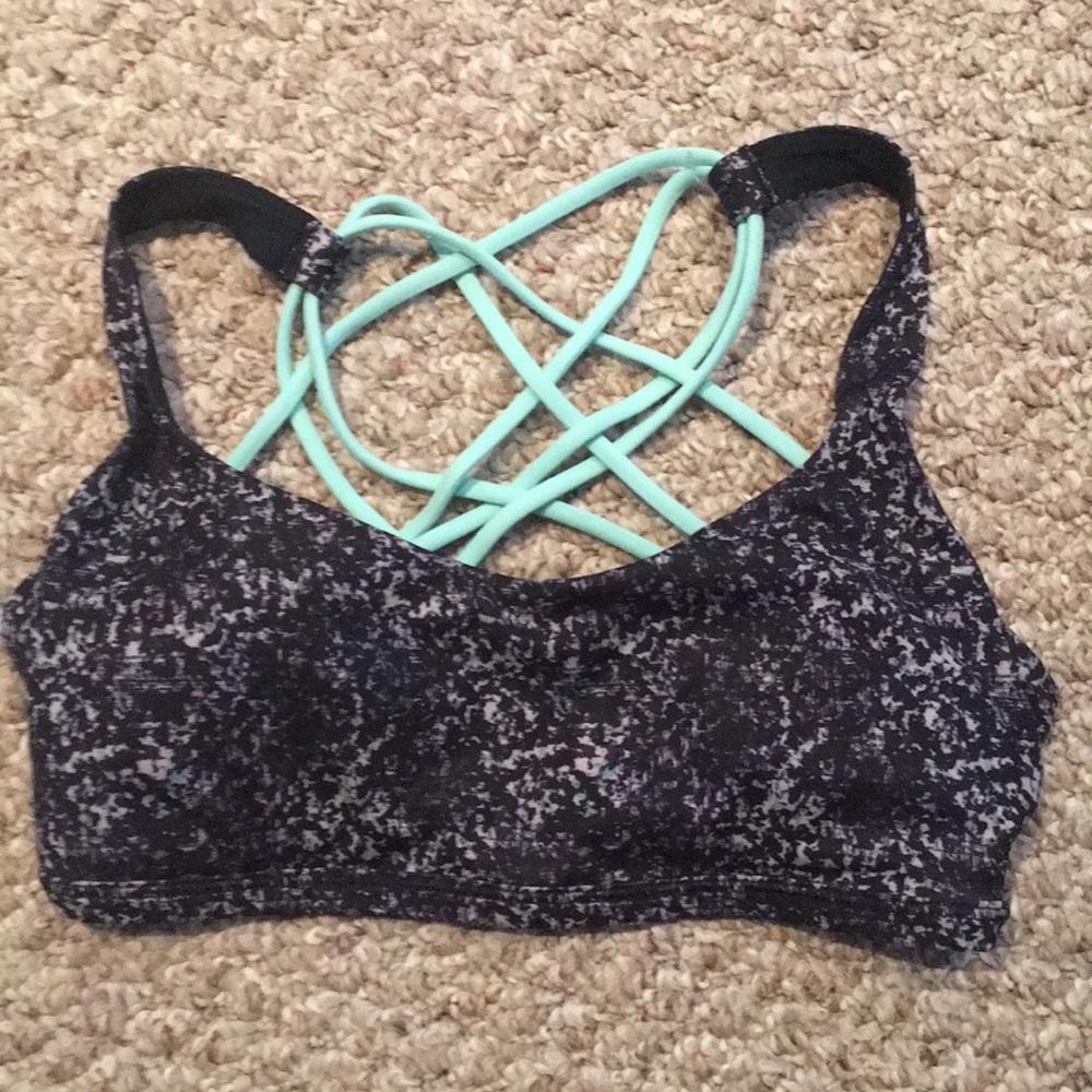 Lululemon free to be sports bra size 4
